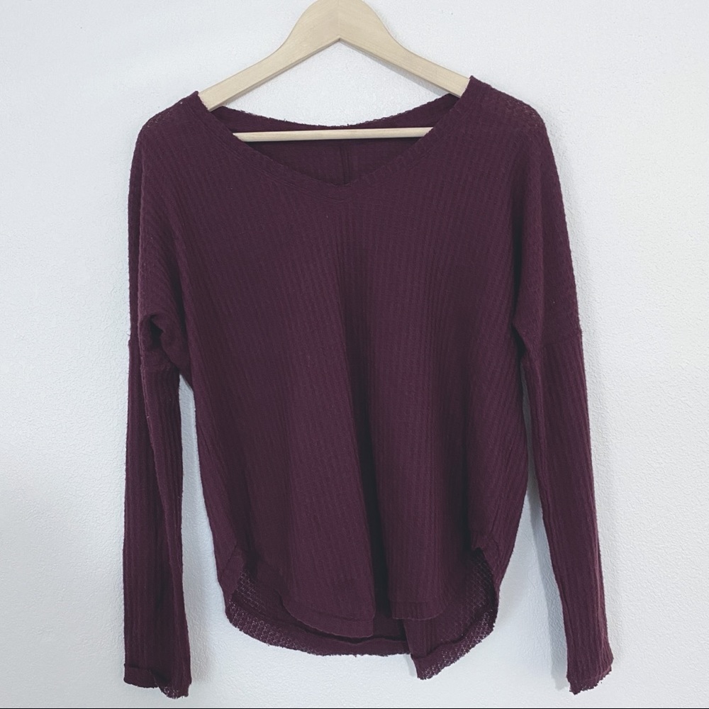 Burgundy v-neck ribbed knit sweater